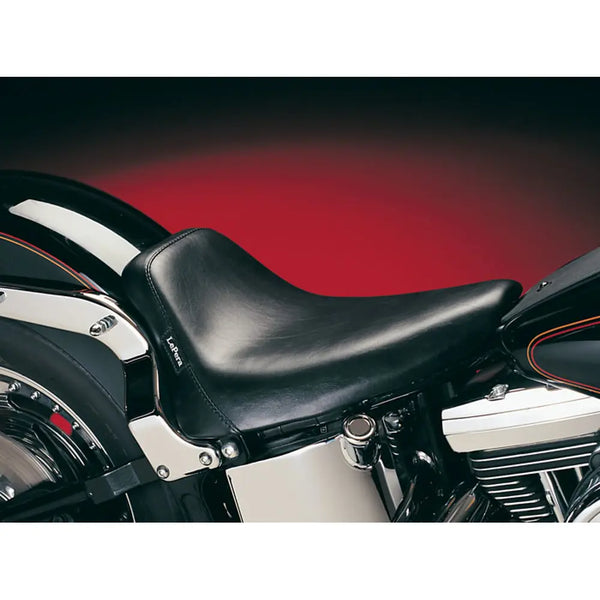 Le Pera Bare Bones Gel Solo -istuin Harley-moottoripyörään