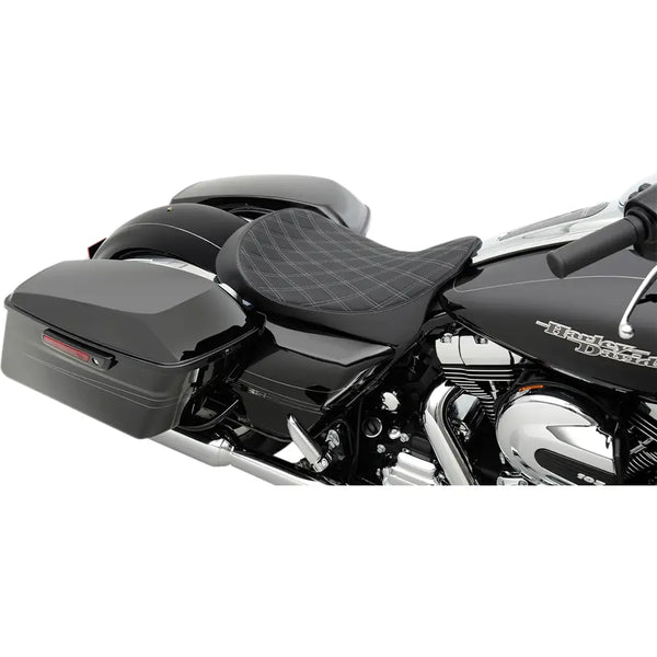 Drag Specialties EZ-ON matalaprofiilinen sooloistuin Harleylle 