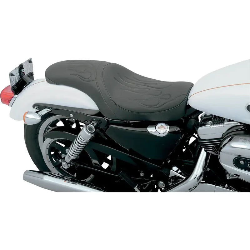 Drag Specialties Predator-istuin Harley-moottoripyörään