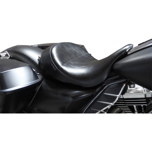 Le Pera Aviator Up Front -yksipaikkainen istuin Harley-moottoripyörään