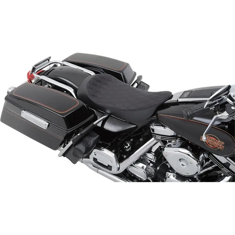Drag Specialties EZ-ON matalaprofiilinen sooloistuin Harleylle 