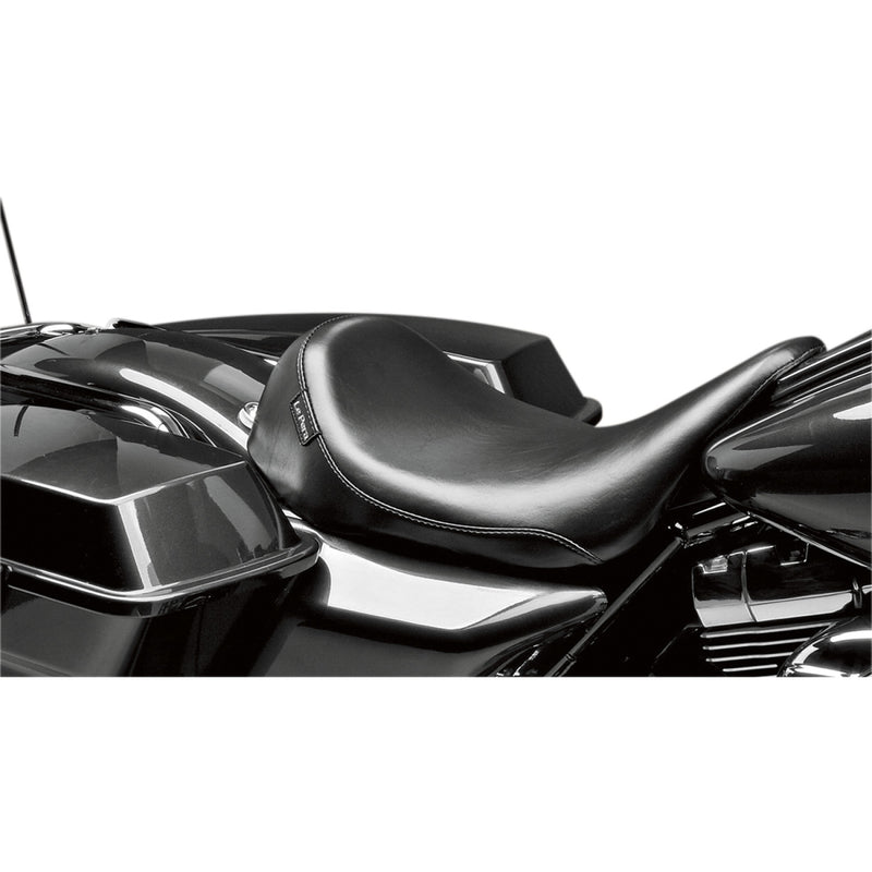 Le Pera Silhouette Solo Seat Harley-moottoripyörälle