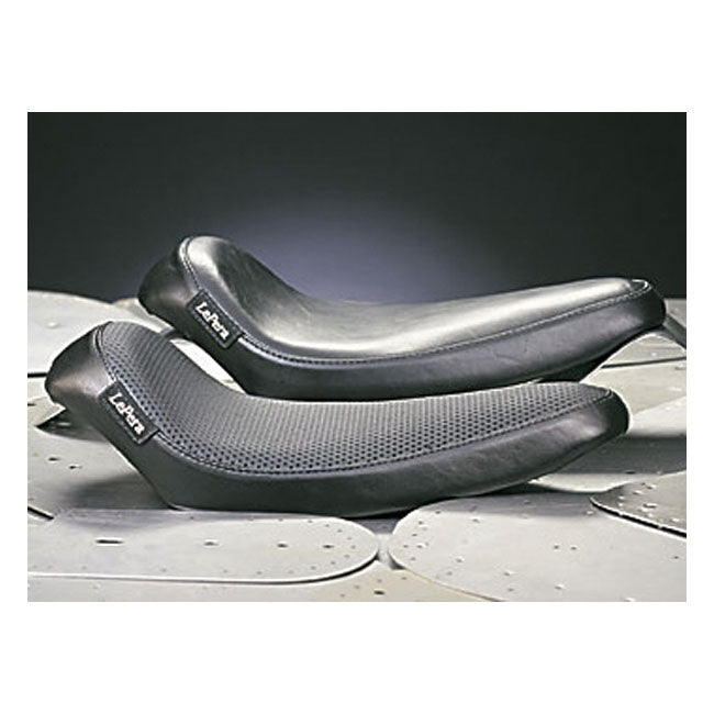 Le Pera Silhouette Solo Seat Harley-moottoripyörälle