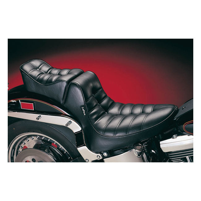 Le Pera Regal 2-Up -istuin Harley-moottoripyörään