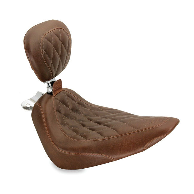 Mustang Wide Tripper -yksipaikkainen satula Harley-moottoripyörään