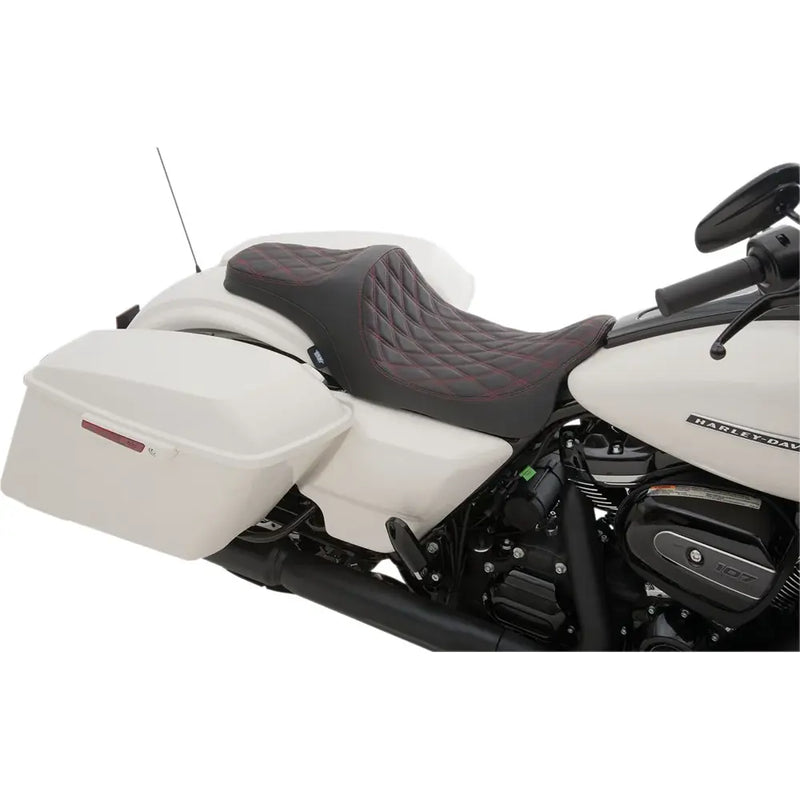 Drag Specialties Predator III -istuin Harleyyn 