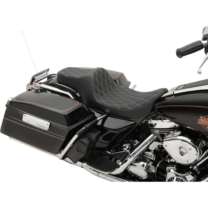 Drag Specialties Predator III -istuin Harleyyn 