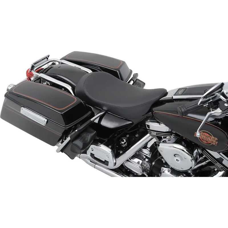Drag Specialties EZ-ON matalaprofiilinen sooloistuin Harleylle 