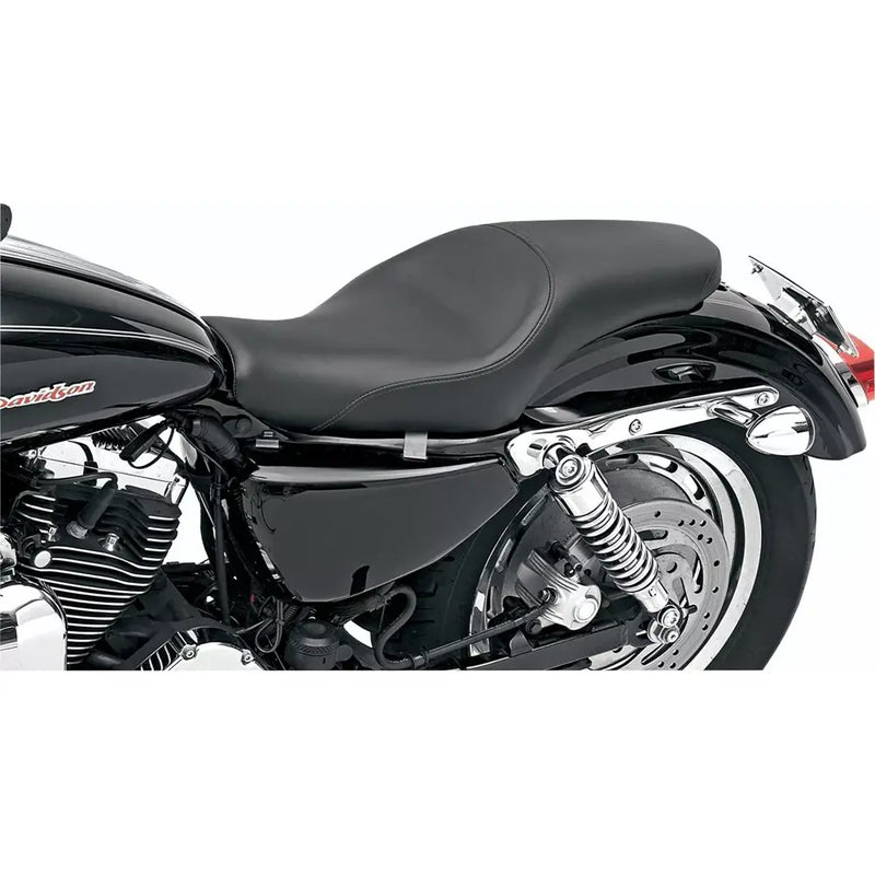 Saddlemen Pro Tour Moottoripyörän istuin Harleylle