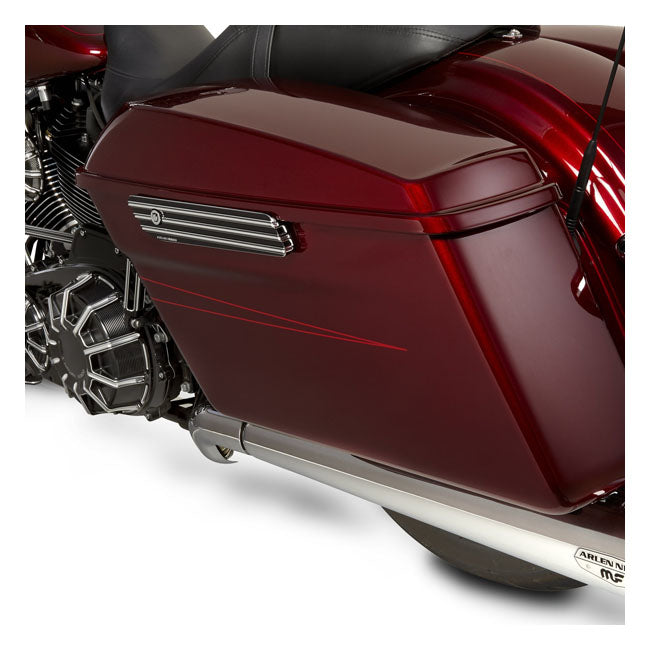 Arlen Ness 10 Gauge -satulalaukun salpakannet Harley-moottoripyörille