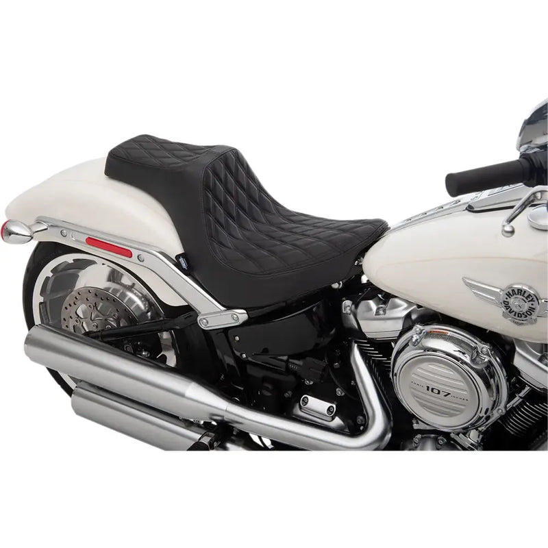 Drag Specialties Predator III -istuin Harleyyn 