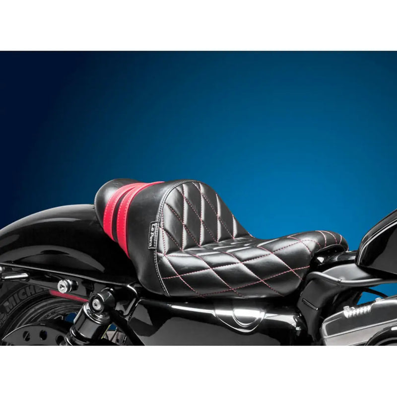 Le Pera Stubs Spoiler Solo Seat Harley-moottoripyörälle