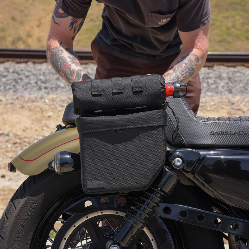 Thrashin Supply Mini Essential 8L heitettävät moottoripyörän satulalaukut