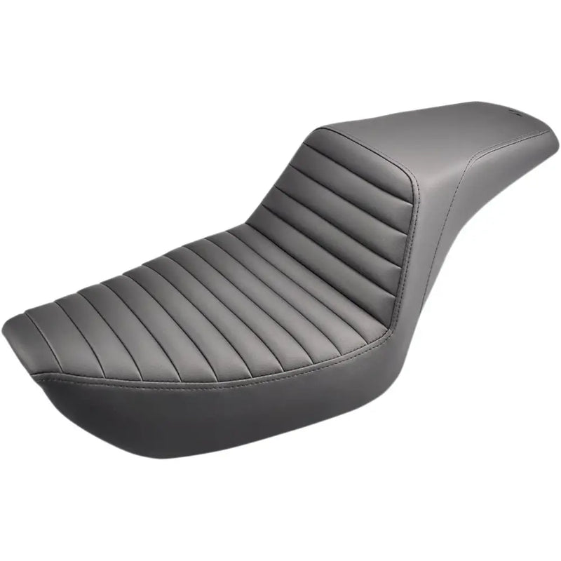 Saddlemen Step-Up Front Tuck-n-Roll Harleylle Step-Up Front Tuck-n-Roll Harleyyn